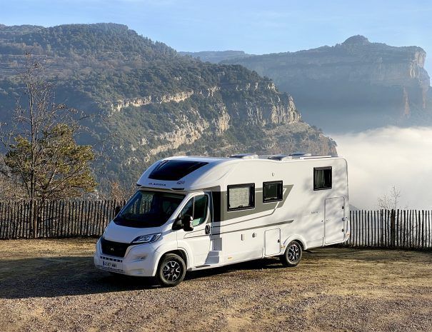 Alquiler de Autocaravanas y Campers en Barcelona Autocaravaning Barcelona vista en montaña