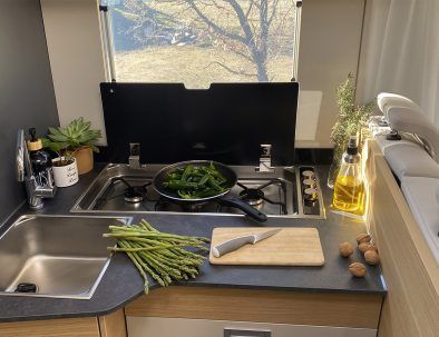 Cocina Adria Matrix Alquiler de Autocaravanas y Campers en Barcelona Autocaravaning Barcelona
