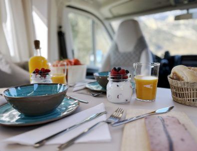 comedor detalle Alquiler de Autocaravanas y Campers en Barcelona Autocaravaning Barcelona