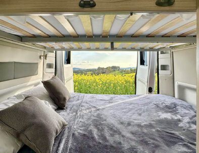Camas abajo detalle Adria Twin, Camper de Alquiler Autocaravaning Barcelona