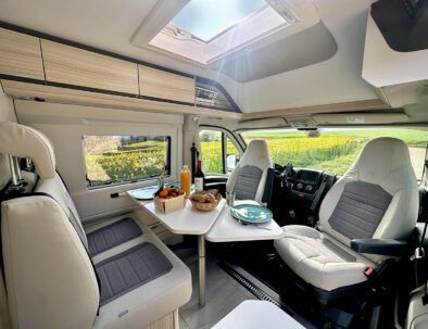 Comedor, con vista completa, Camper Adria Twin