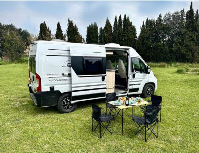 Alquiler Camper Adria Twin vista detrás Autocaravaning Barcelona